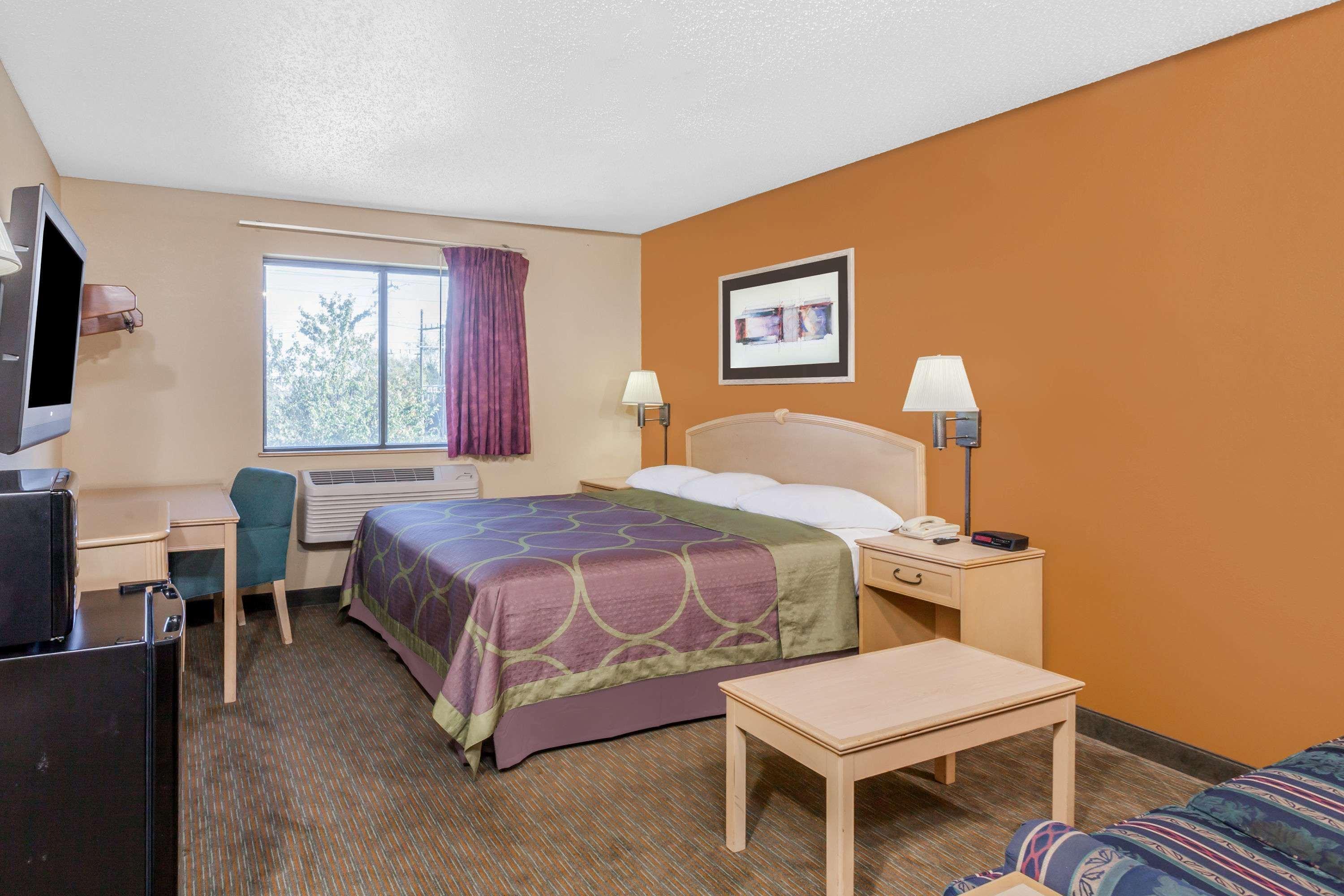 Hotel Super 8 By Wyndham Charlotte/Amusement Park Area Esterno foto