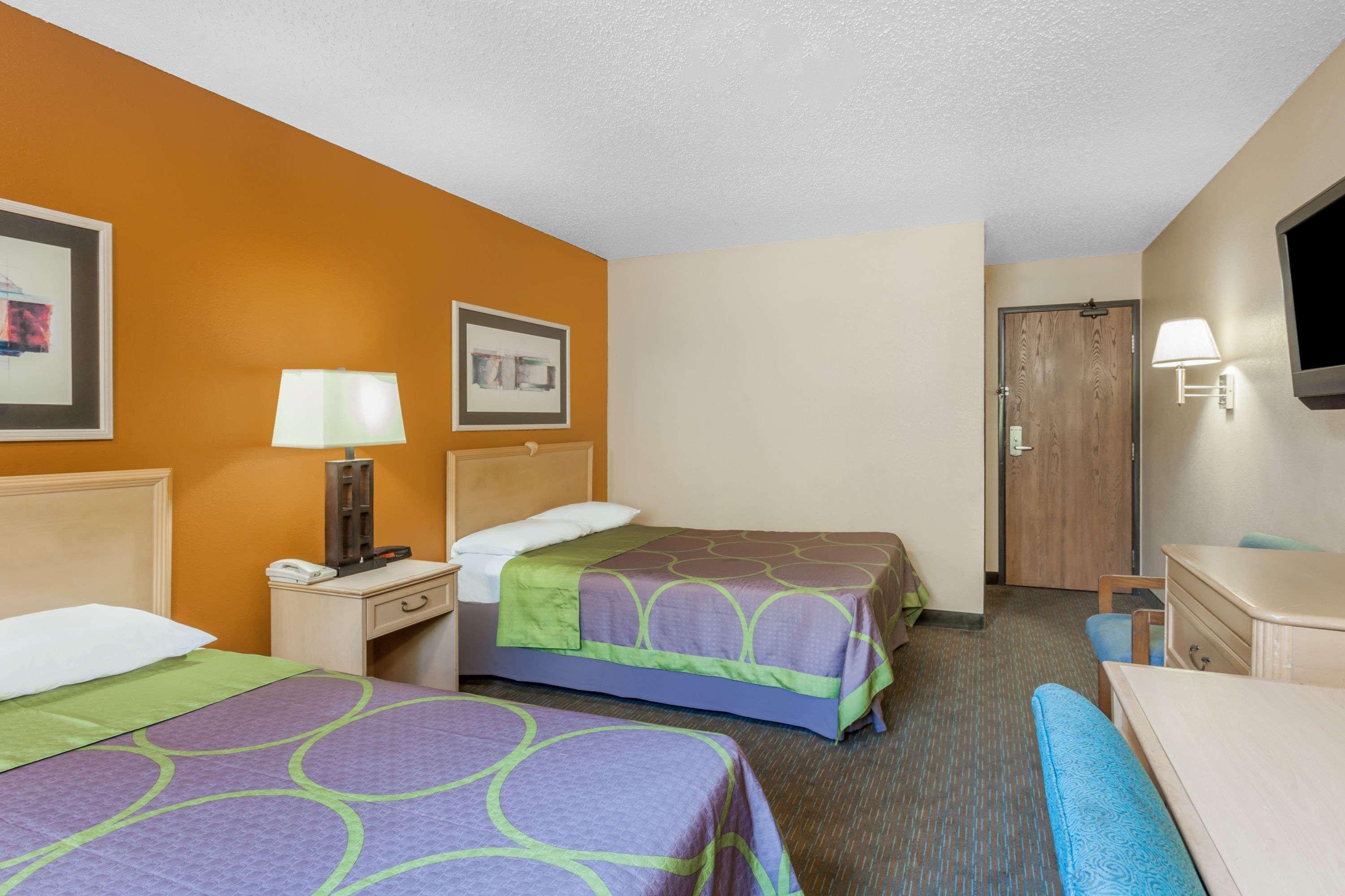 Hotel Super 8 By Wyndham Charlotte/Amusement Park Area Esterno foto
