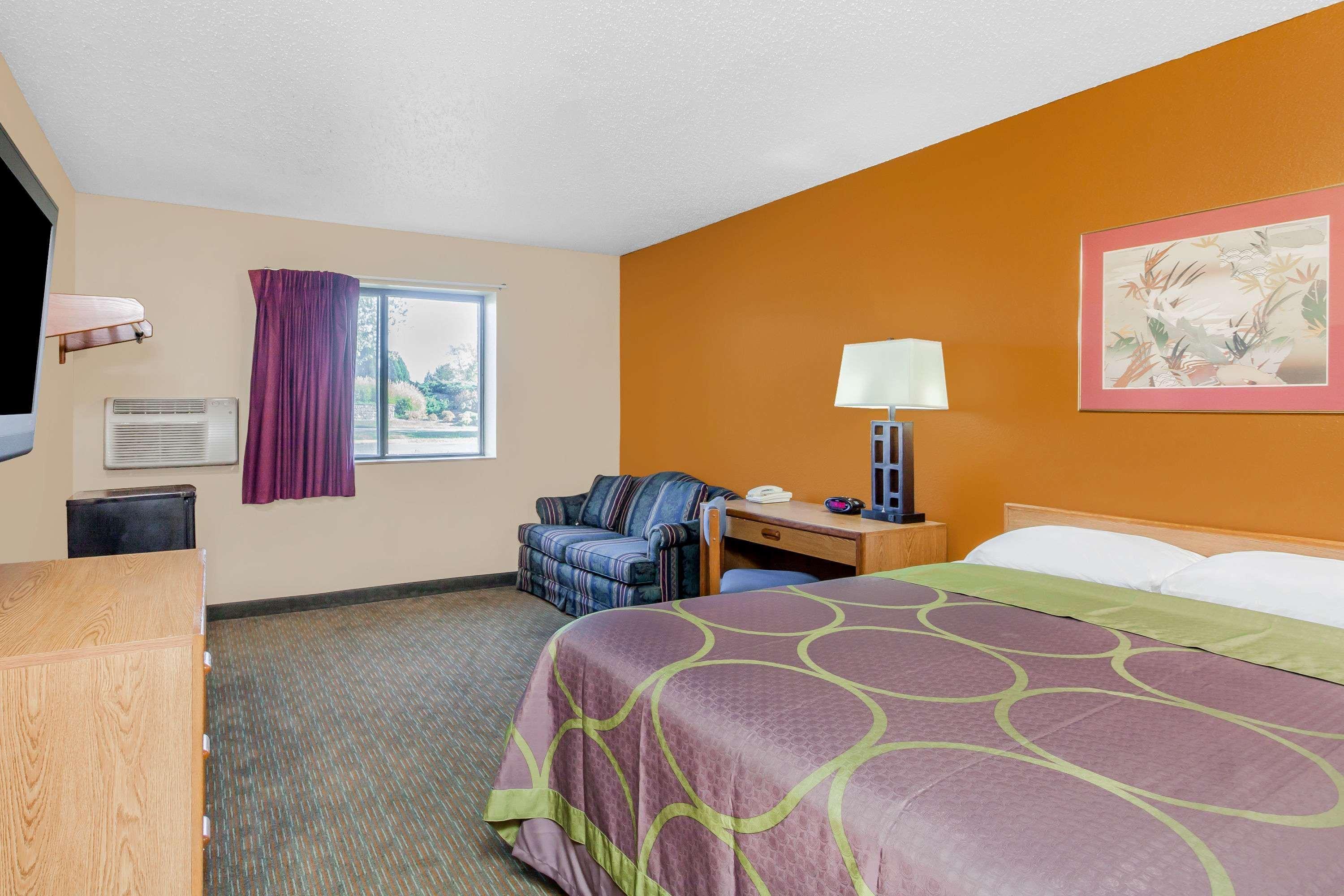 Hotel Super 8 By Wyndham Charlotte/Amusement Park Area Esterno foto