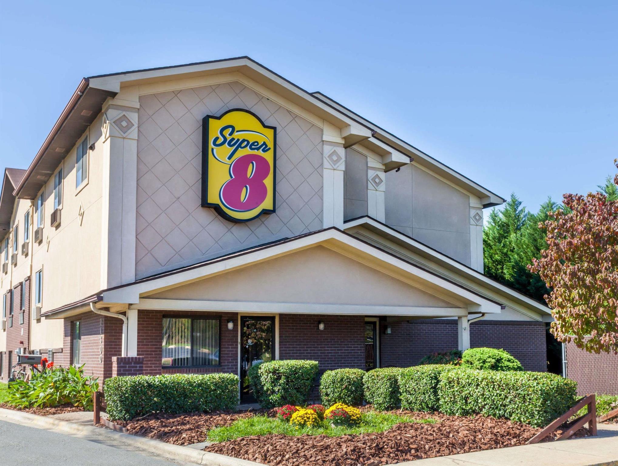 Hotel Super 8 By Wyndham Charlotte/Amusement Park Area Esterno foto